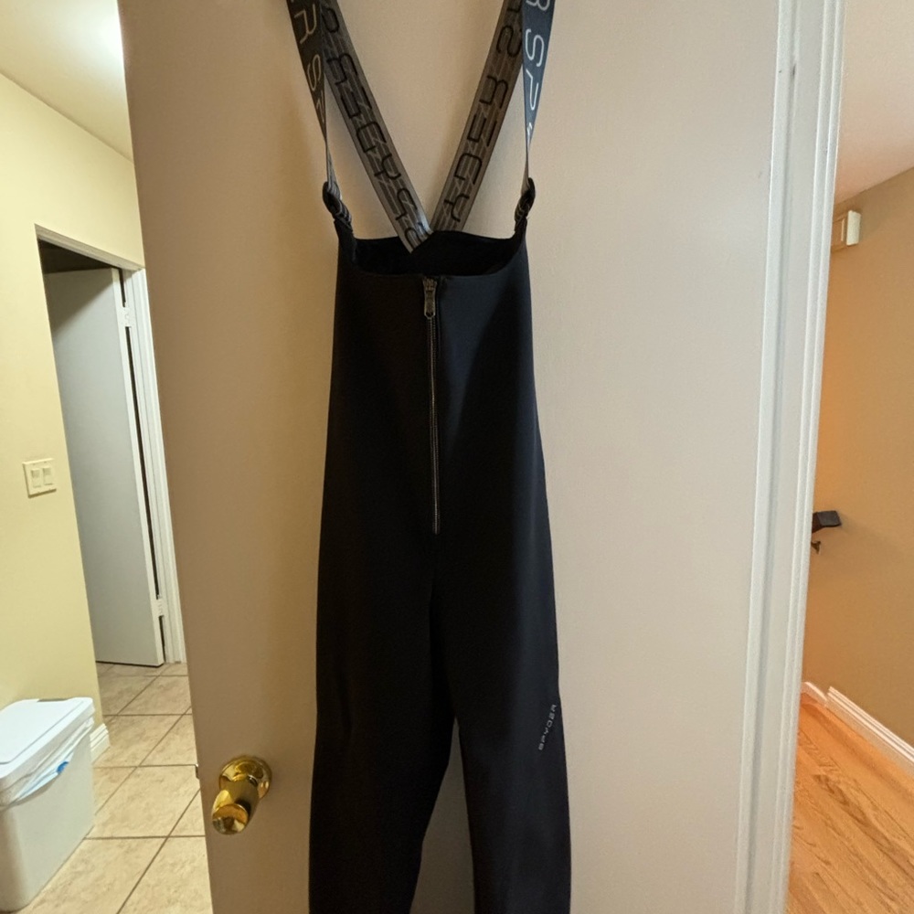 Women’s Spyder Ski/Snow Bib. Size 6. Like new!
